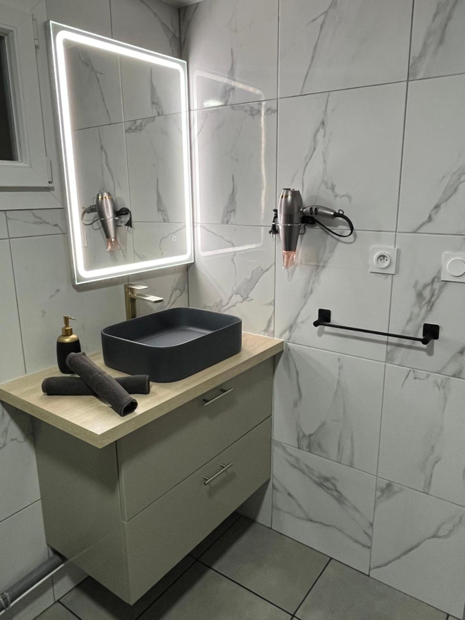 Galaxy Spa - Suite Mercure Jacuzzi Privatif Champigneulles Экстерьер фото