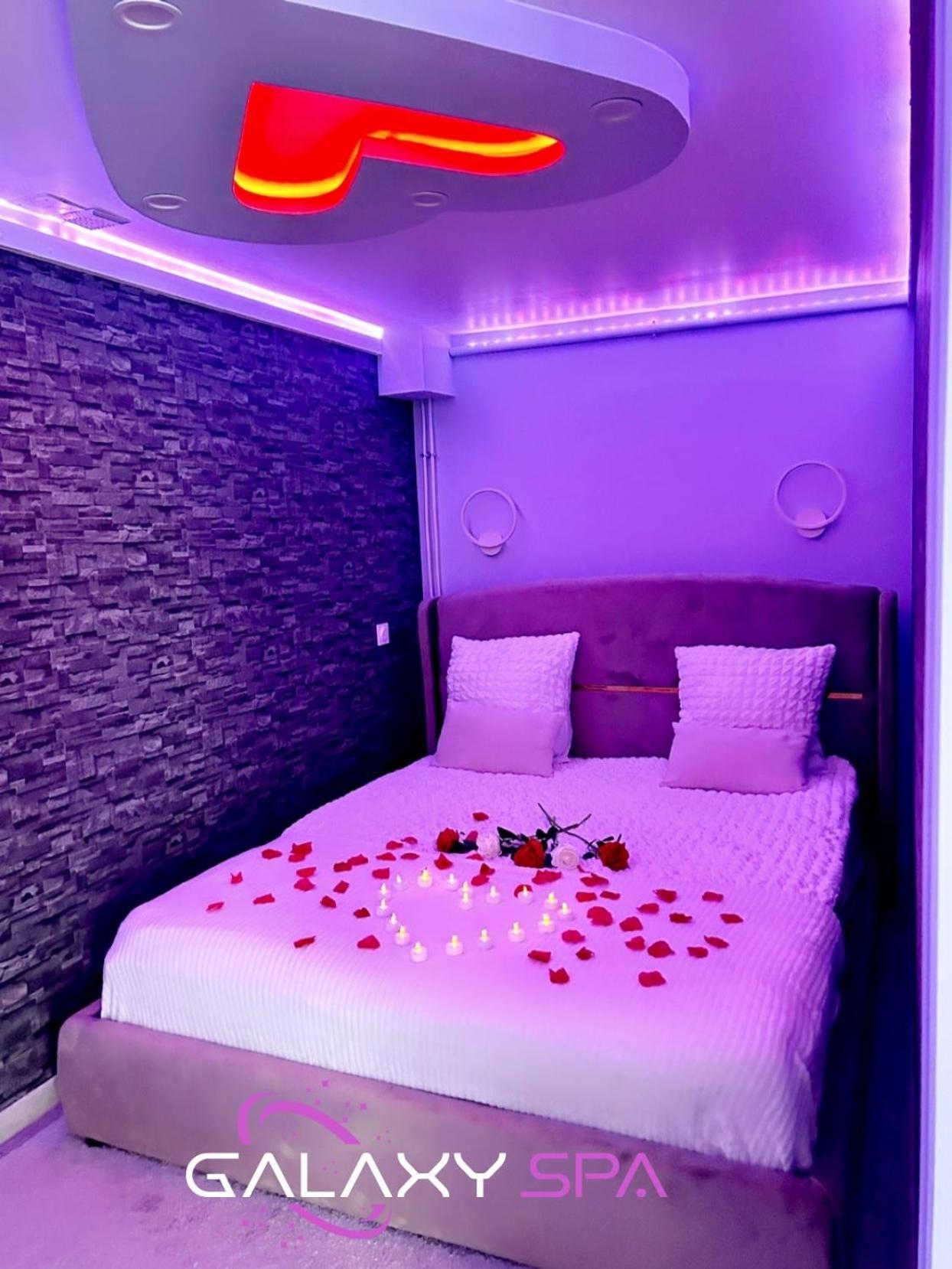 Galaxy Spa - Suite Mercure Jacuzzi Privatif Champigneulles Экстерьер фото