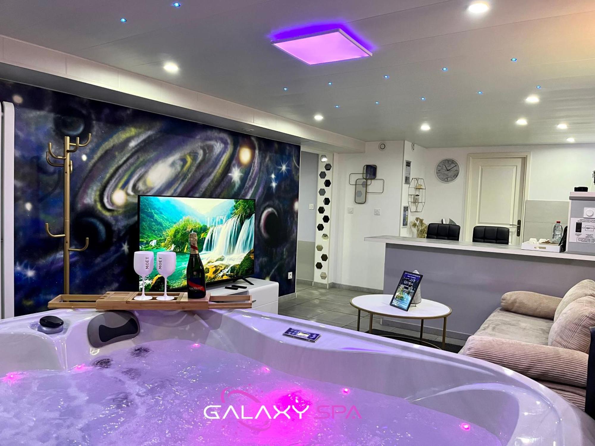 Galaxy Spa - Suite Mercure Jacuzzi Privatif Champigneulles Экстерьер фото