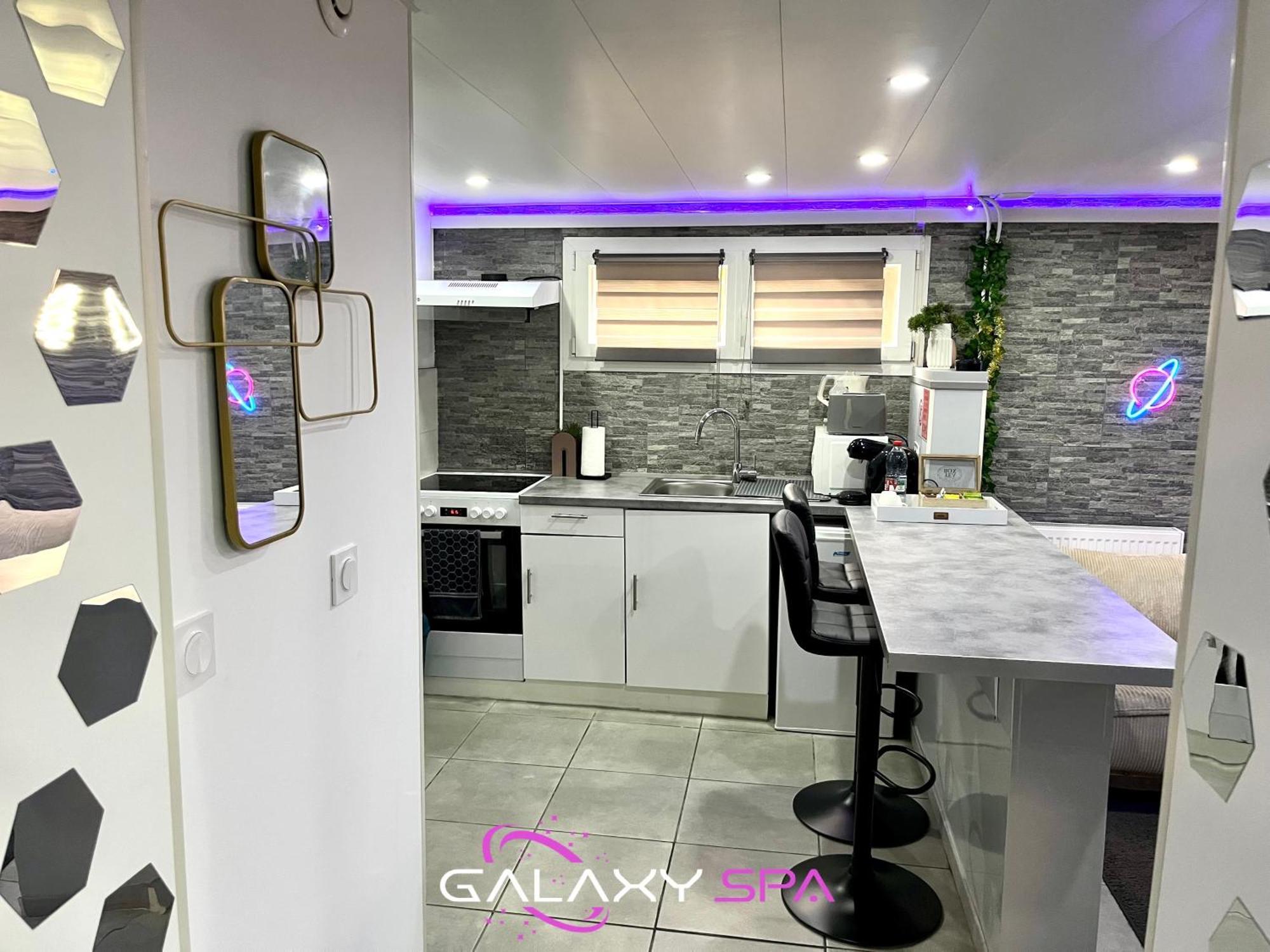 Galaxy Spa - Suite Mercure Jacuzzi Privatif Champigneulles Экстерьер фото